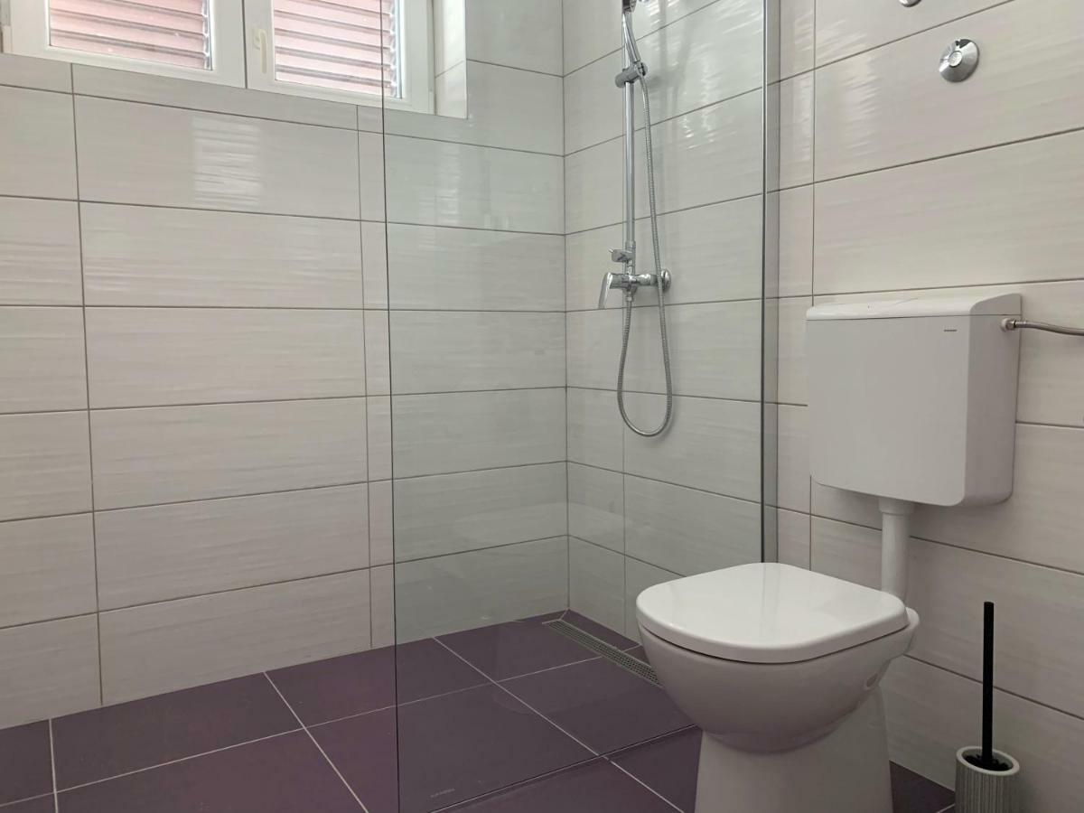 Apartments Zika Promajna Luaran gambar