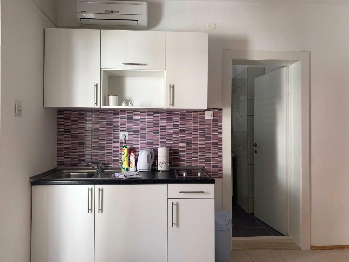 Apartments Zika Promajna Luaran gambar